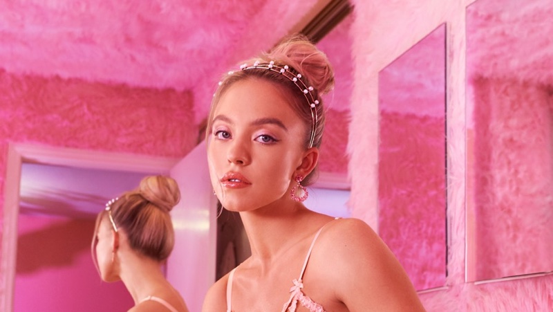 Sydney Sweeney delivers soft glam vibes for a new Savage x Fenty campaign. 