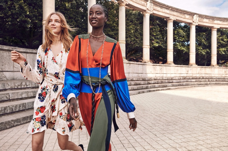 An image from Tory Burch's spring 2020 advertising campaign.