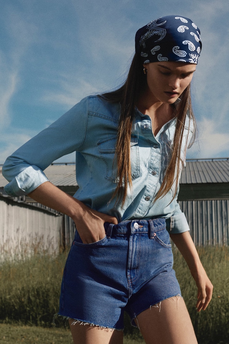 Model Lulu Tenney rocks double denim style from Zara.