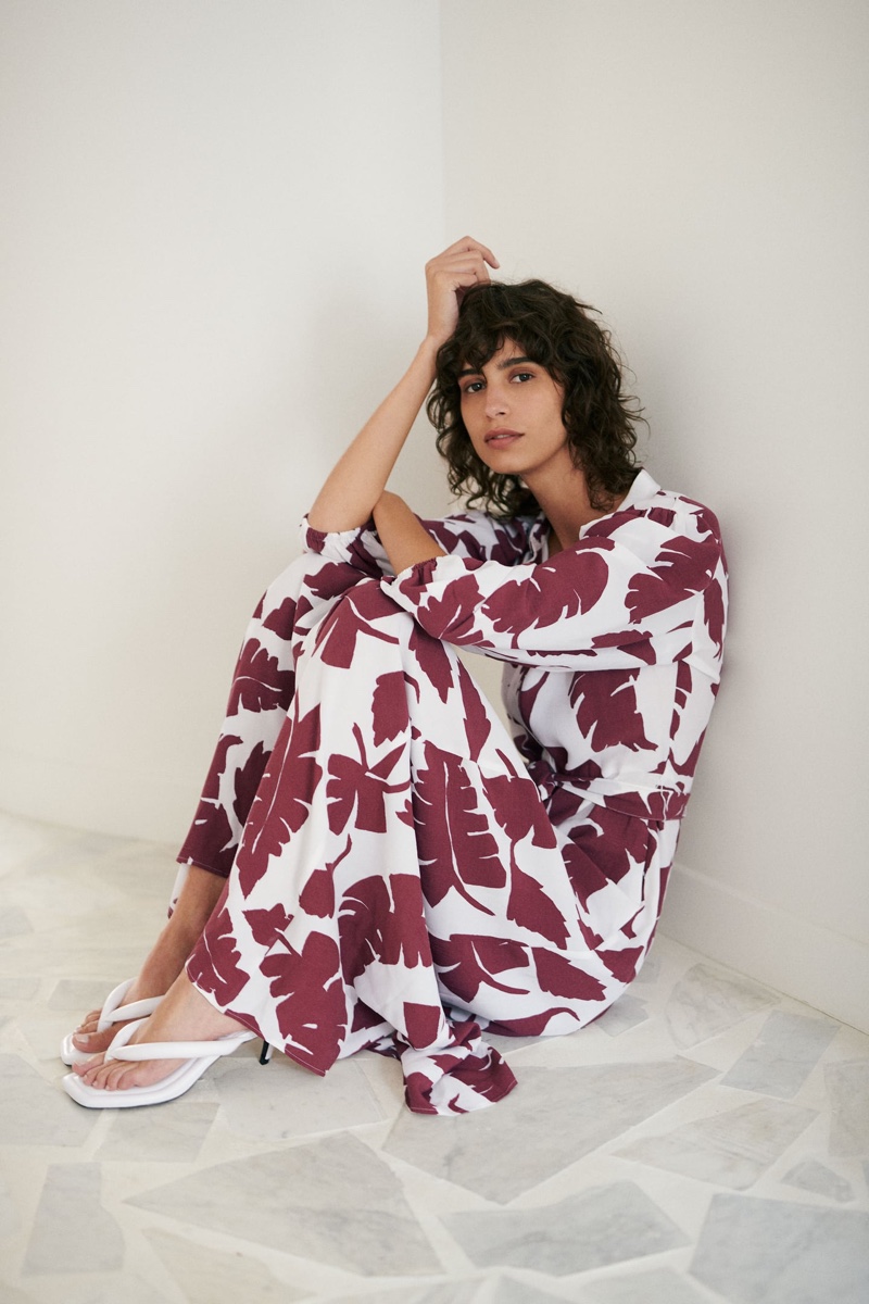 Mica Arganaraz poses in Zara summer 2020 styles.