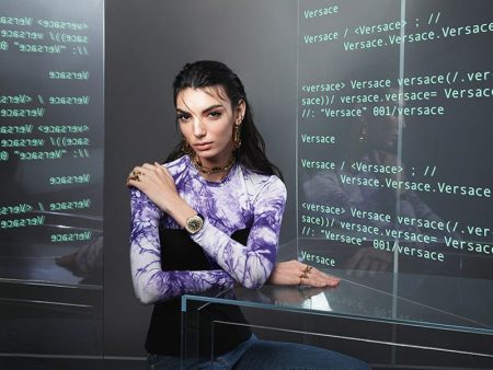 Cynthia Arrebola Looks Sleek in Versace Watches Summer 2020 Campaign Cynthia Arrebola stars in Versace Watches spring-summer 2020 campaign.