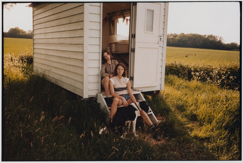 Grace and Cassady Clover. Photo: Dan Martensen for WSJ. Magazine