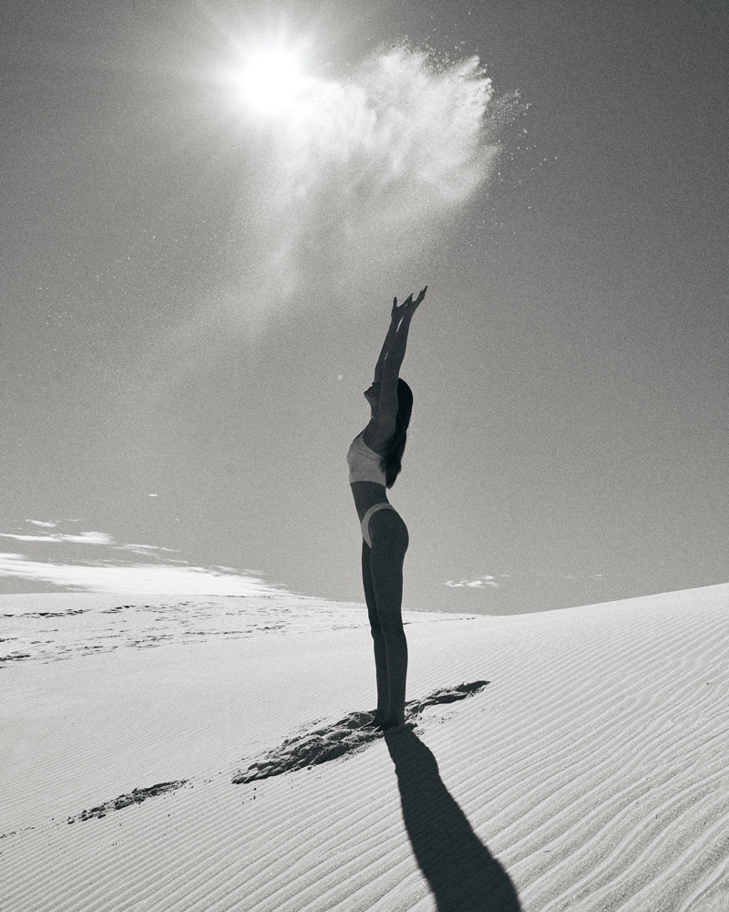 Alexina Graham Poses in White Sands for ELLE Germany