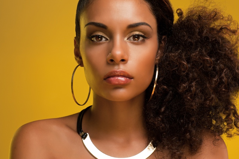 Black Model Gold Necklace Hoop Earrings