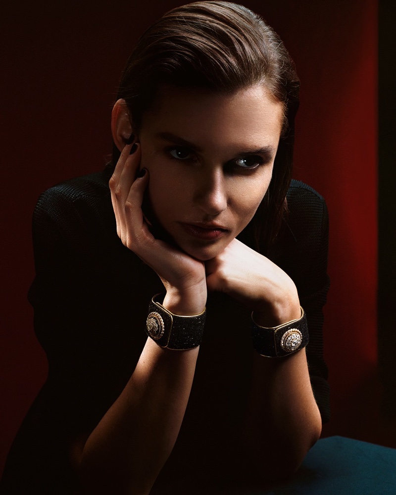 Chanel unveils Mademoiselle Privé Bouton campaign of luxury watches.