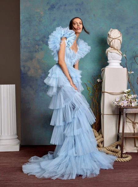 Kate King Models Enchanting Gowns in Harper's Bazaar Arabia Kate King Models Enchanting Gowns in Harper's Bazaar Arabia