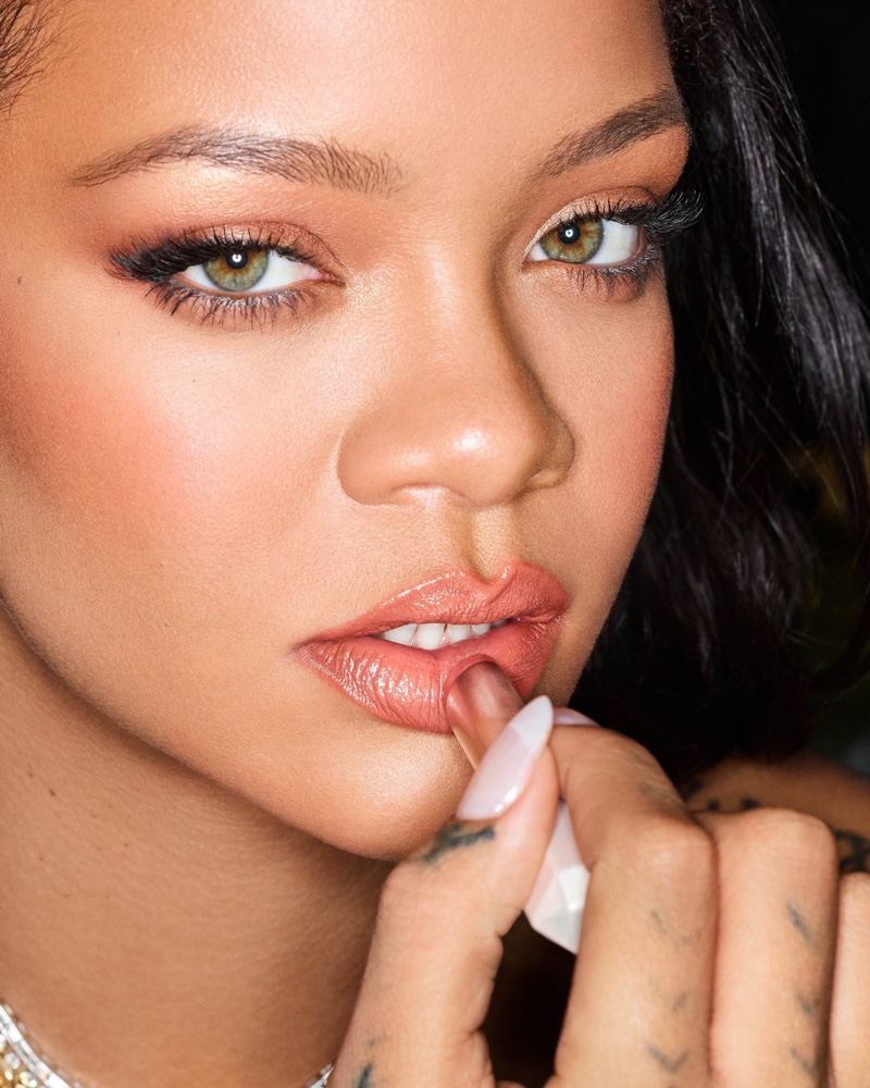 Fenty Beauty SLIP SHINE Sheer Shiny Lipstick worn by Rihanna.