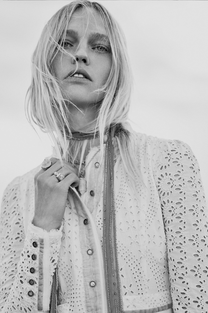 Sasha Pivovarova wears bohemian style in Zara fall 2020 trend guide.