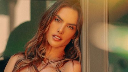 Alessandra Ambrosio is Smokin' Hot in Gal Floripa Summer Swimwear Alessandra Ambrosio is Smokin' Hot in Gal Floripa Summer Swimwear