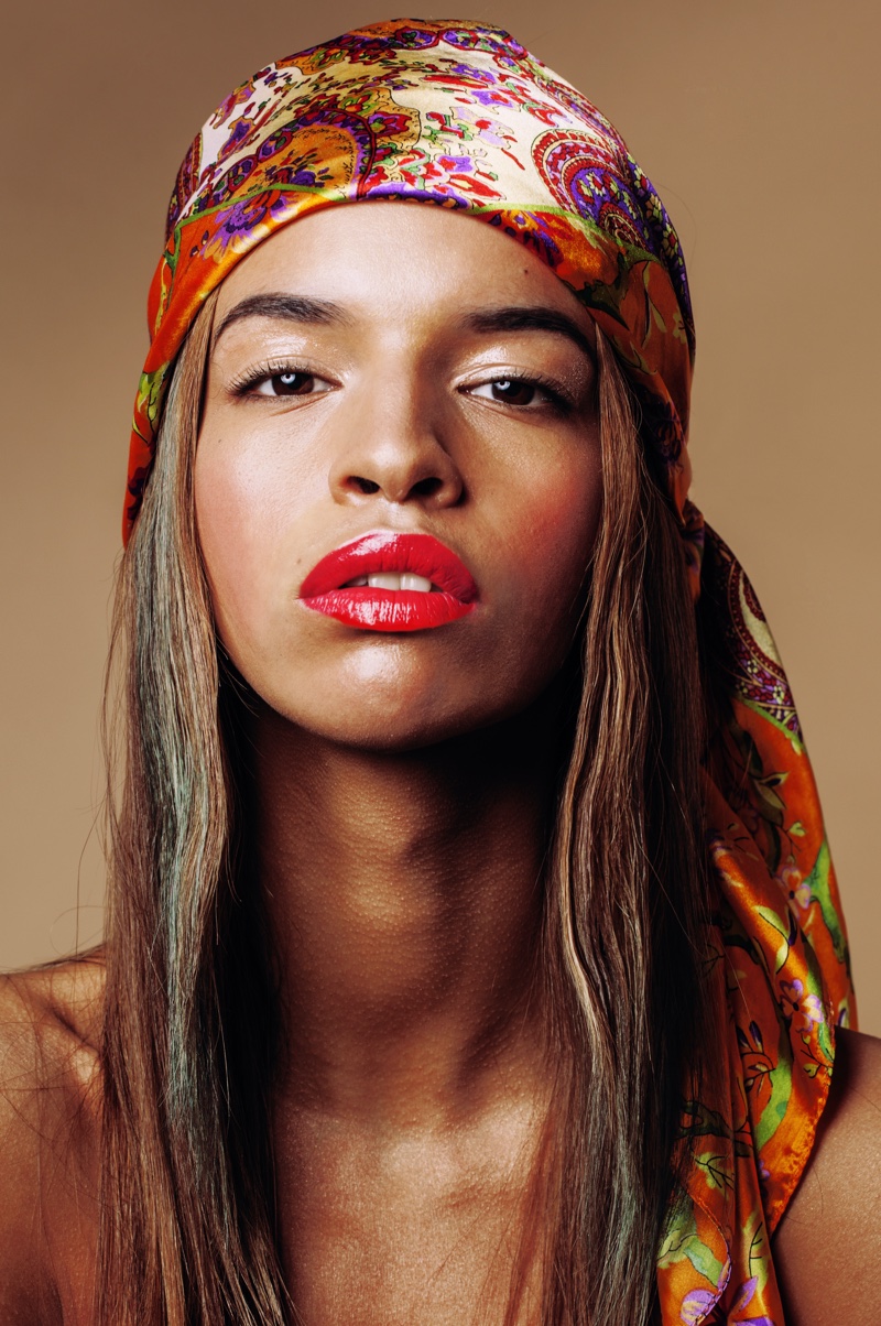 Black Model Printed Head Scarf Beauty Red Lipstick