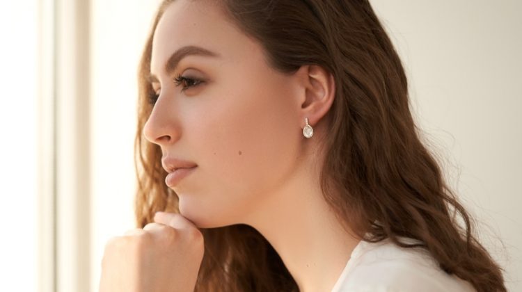 4 Ways to Wear Huggie Earrings