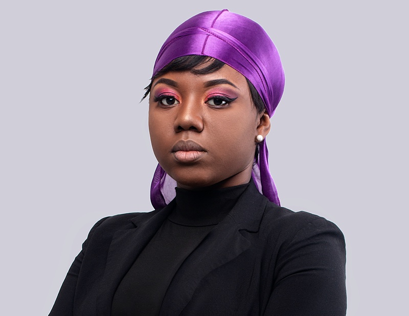 Kobieta modelka Purpurowy Durag