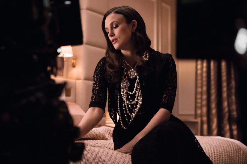 Keira Knightley behind the scenes on Chanel Coco Mademoiselle L’Eau Privée shoot.