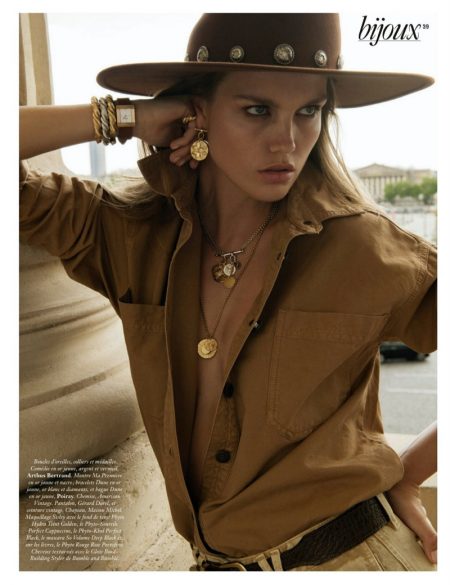 Luna Bijl Shines in Neutral Ensembles for Vogue Paris Luna Bijl Shines in Neutral Ensembles for Vogue Paris