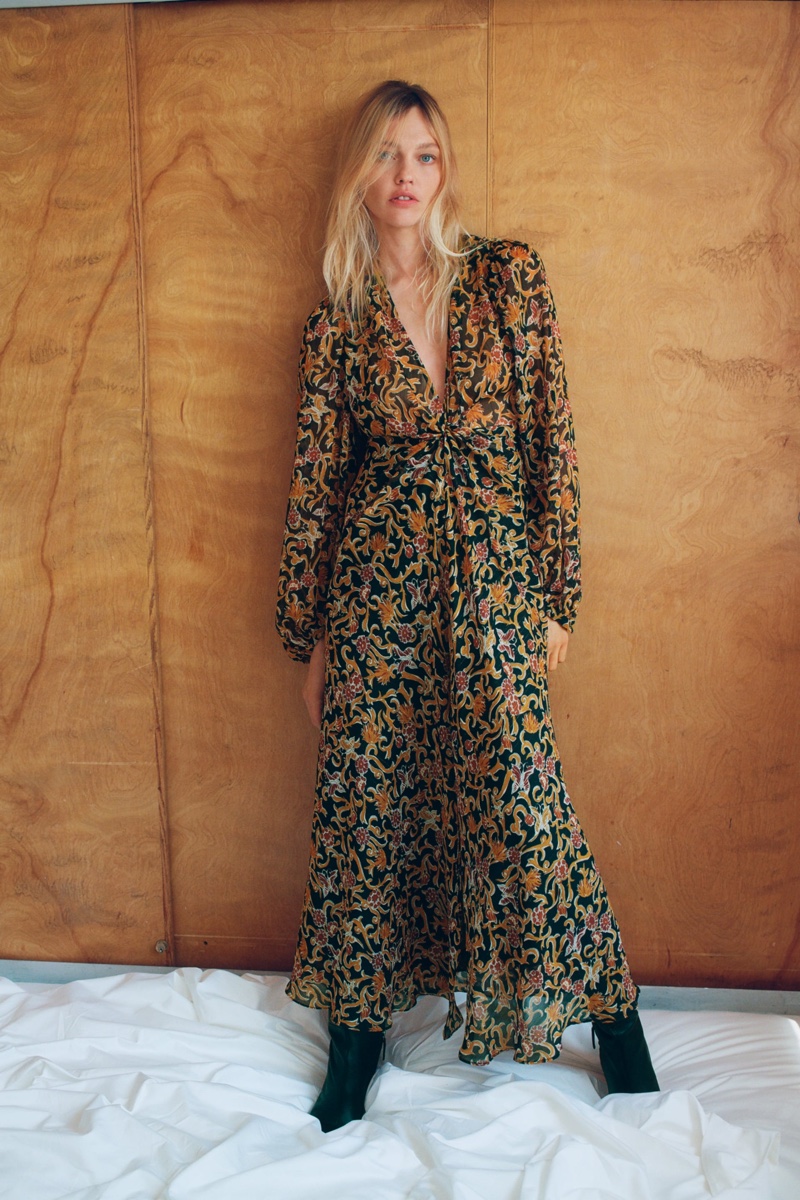 Sasha Pivovarova poses in Zara long sleeve print dress.