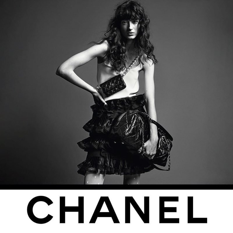puño Prestigioso Con otras bandas Chanel Fall 2020 Campaign