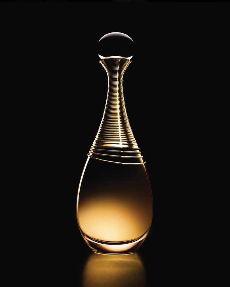 A look at Dior's J'Adore eau de parfum Infinissime bottle.