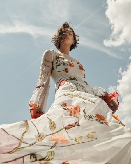 Irina, Grace, Tianna, Varsha & London Touch the Sky for Vogue Russia Irina, Grace, Tianna, Varsha & London Touch the Sky for Vogue Russia
