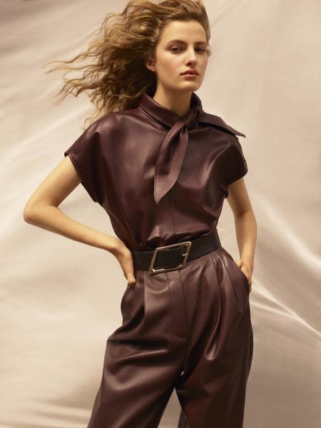 Felice & Edie Model Massimo Dutti Fall 2020 Limited Edition Collection Felice Noordhoff poses in Massimo Dutti Limited Edition fall-winter 2020 collection.