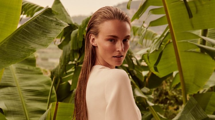 Ymre Stiekema Embraces Natural Looks for Harper’s Bazaar Turkey