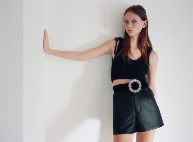 Model Sara Grace Wallerstedt poses in an all-black look from Zara.
