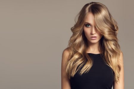 How to Take Care of Blonde Hair Blonde Model Wavy Hair Beauty Long