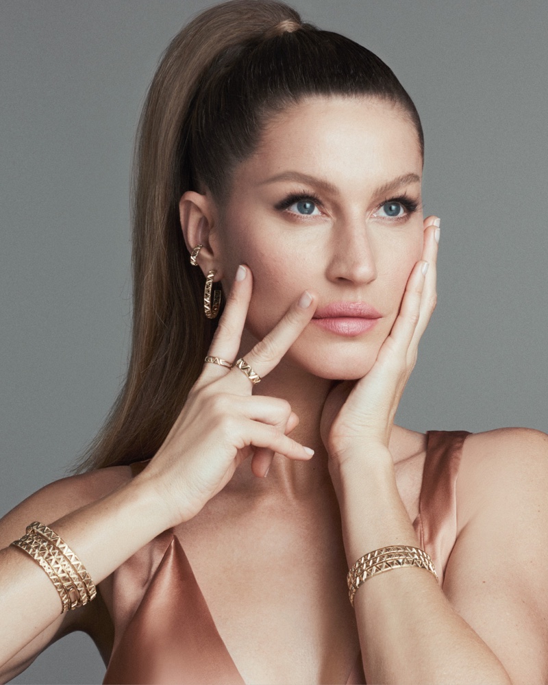 Supermodel Gisele Bundchen is the face of Vivara Collection 2020 campaign.