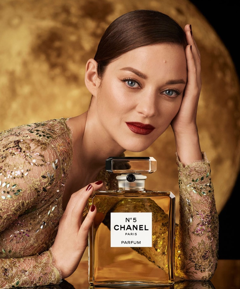 Marion Cotillard 2-page clipping 2021 ad for Chanel No. 5