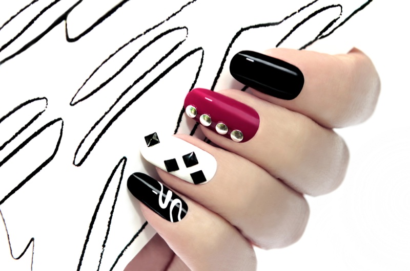 Multi-Colored Nails Black Red White Oval Shaped