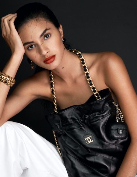 Aira Ferreira Charms in Chanel Beauty for Harper's Bazaar Brazil Aira Ferreira Charms in Chanel Beauty for Harper's Bazaar Brazil
