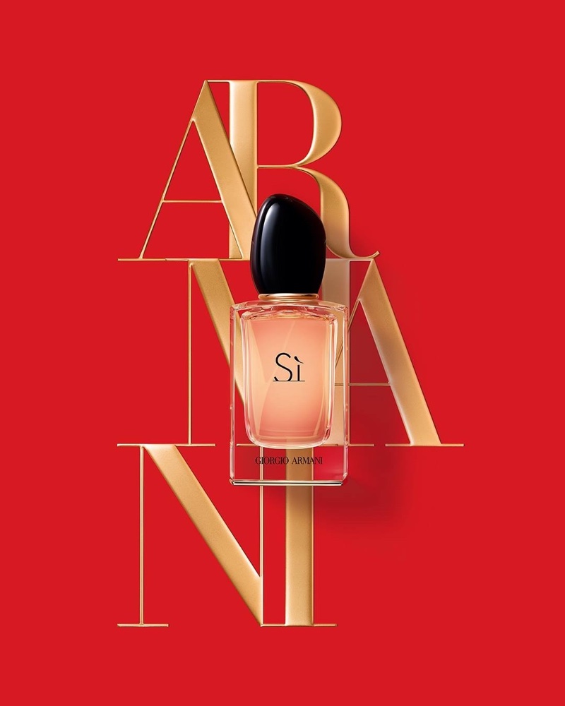 A look at Armani Si's fragrance bottle.