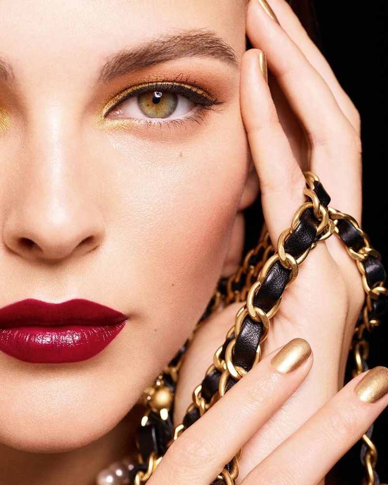 Chanel Makeup N°5 Holiday 2021 Ad campaign