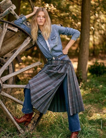 Roos Abels Embraces Country Girl Looks for ELLE Italy Roos Abels Embraces Country Girl Looks for ELLE Italy