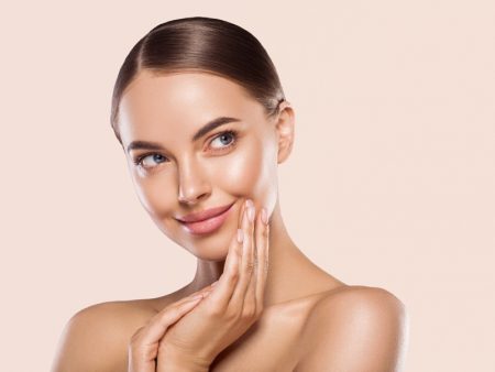 Four of the Best Benefits Hyaluronic Acid Provides for Your Skin Smiling Model Clear Skin Natural Makeup Beauty