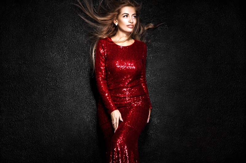 Woman Red Sequin Long Sleeve Dress