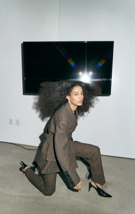 Luisana Gonzalez Poses in Stylish Coats for Vogue Spain Business Luisana Gonzalez Poses in Stylish Coats for Vogue Spain Business