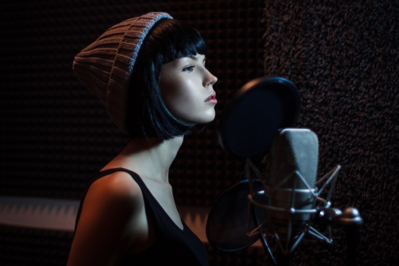 Model Recording Music Beanie Bob Haircut