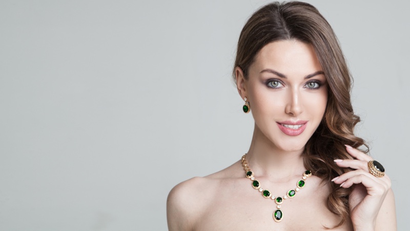 Smiling Model Emerald Jewelry Earrings Necklace Ring