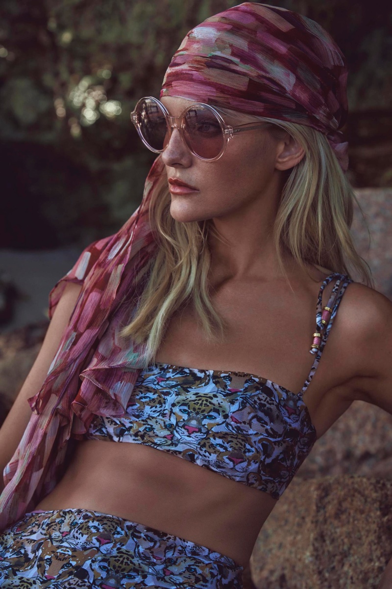 Channeling bohemian vibes, Caroline Trentini wears Agua de Coco's bold prints.