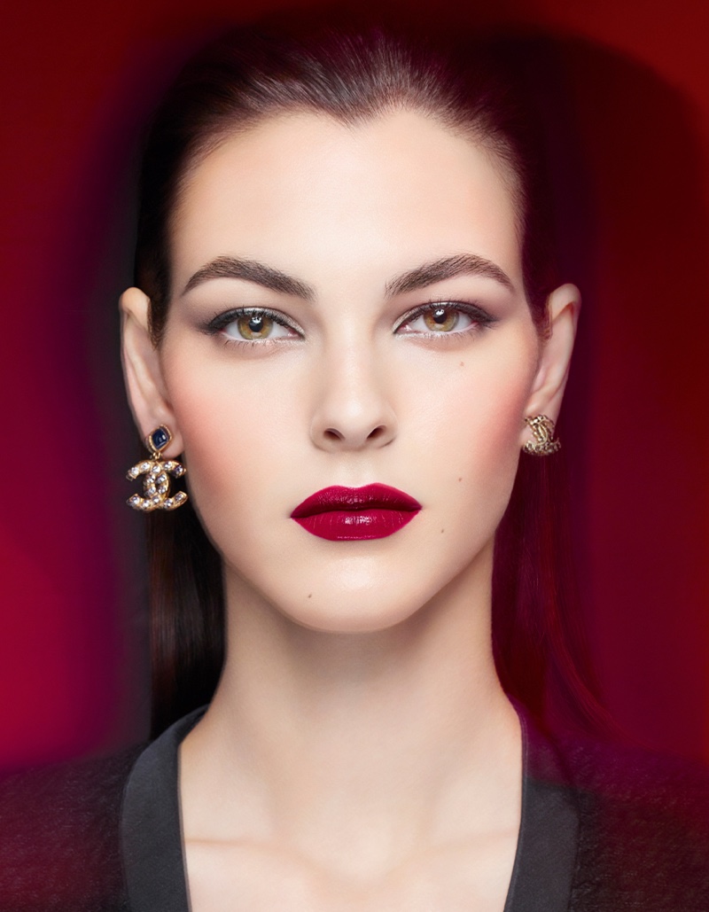 Vittoria Ceretti fronts Chanel Rouge Allure Lacque campaign.