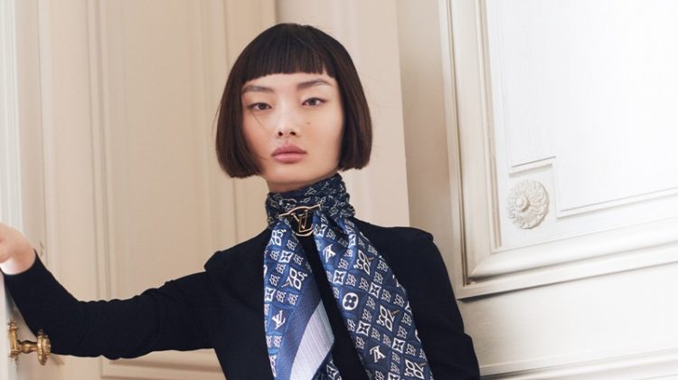 Louis Vuitton 1854 Envy LV bandeau scarf.