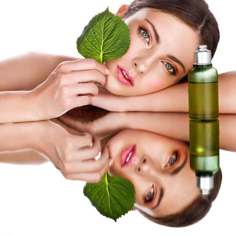 Model Beauty Green Oil Bottle Leaf