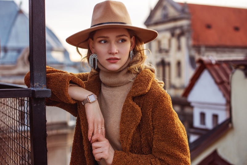 Model Hat Turtleneck Sweater Brown Jacket Accessories