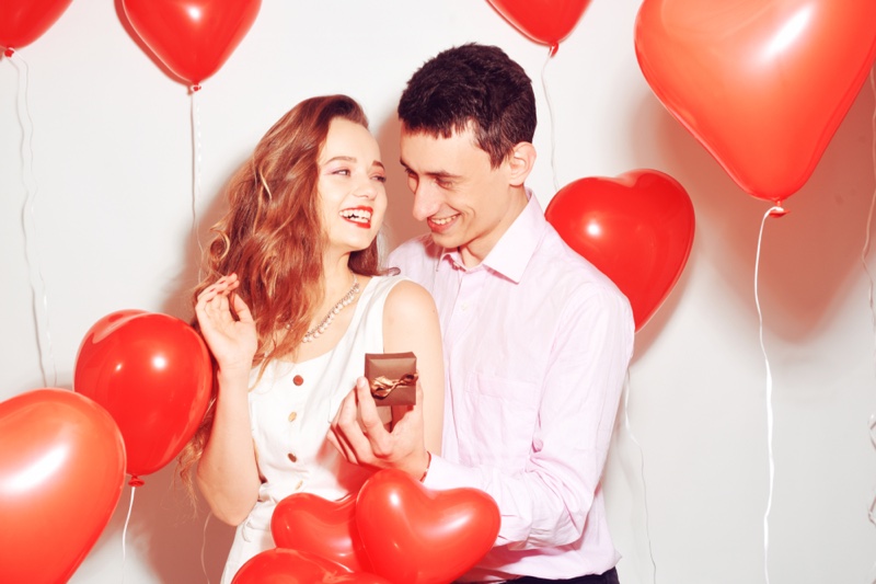 Smiling Couple Red Heart Balloons Jewelry Box