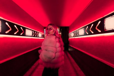 5 Occasions Where A LED Neon Sign Is The Perfect Fit Woman Fur Coat Party Event Club Neon LED Lights