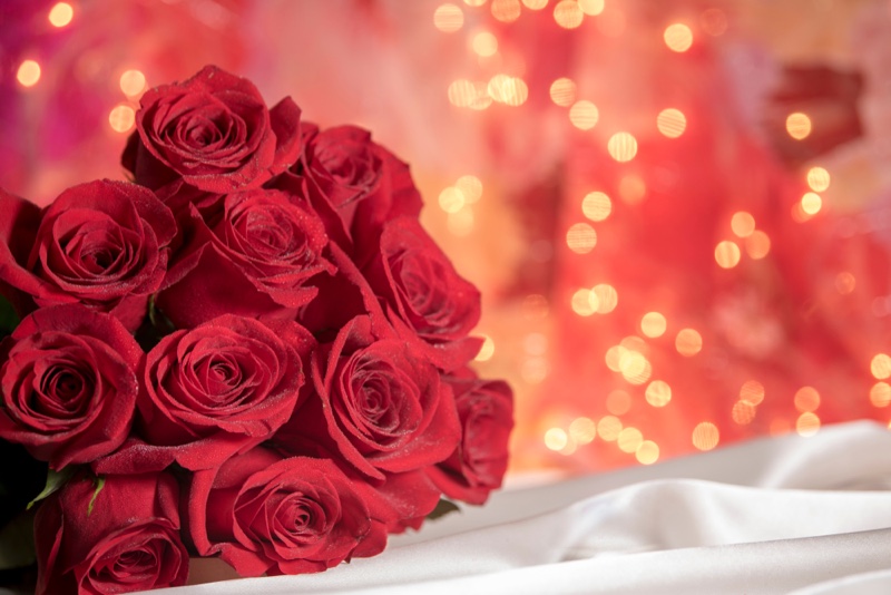 Dozen Roses Table Romantic