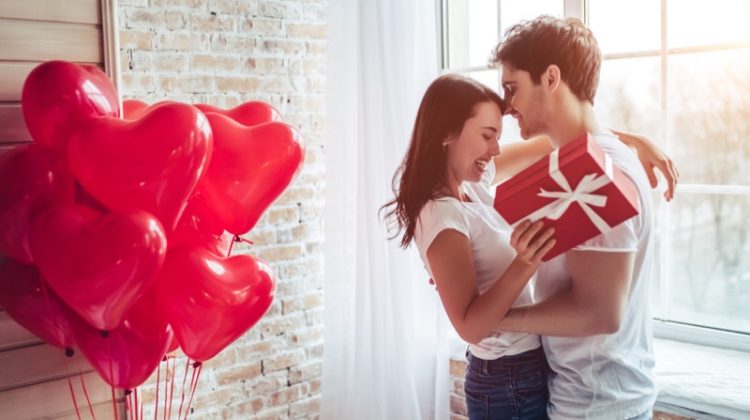 Happy Couple Gift Heart Shaped Balloons Valentine's day
