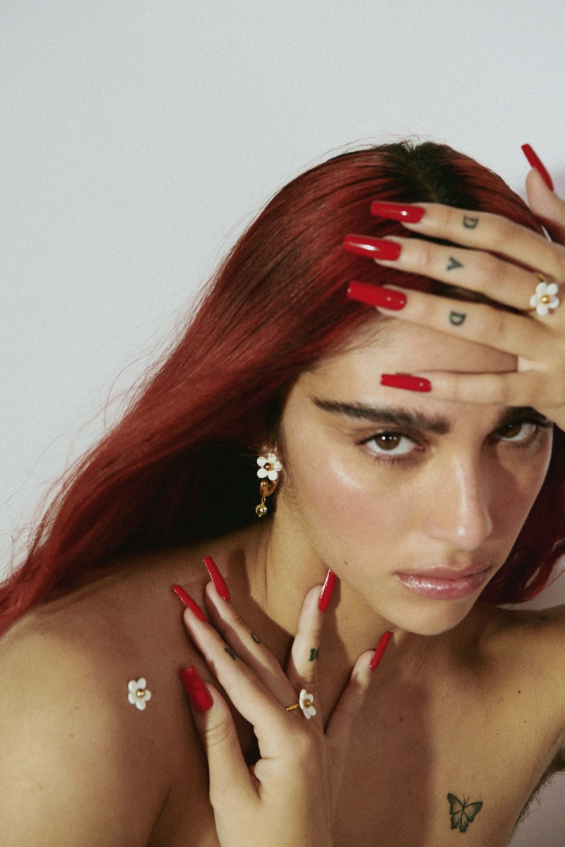 Wearing red nails, Lourdes Leon appears in The Marc Jacobs spring-summer 2021 campaign.