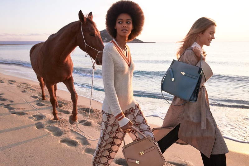 An image from Tory Burch's spring 2021 advertising campaign.