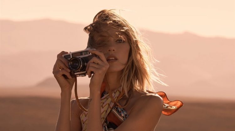 Anja Rubik poses in Zara Let's Tie Up spring-summer 2021 trend guide.